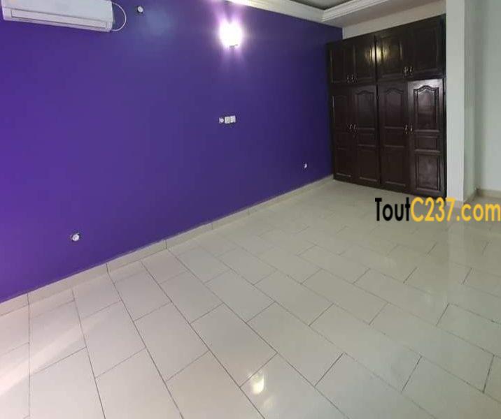 Appartement neuf à louer à Bonamiussadi Douala