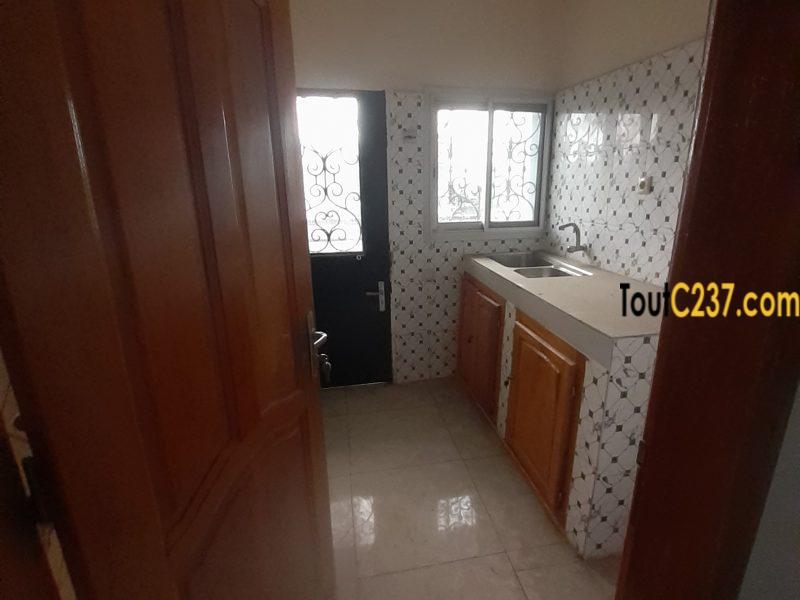 Appartement neuf à pk8 Douala