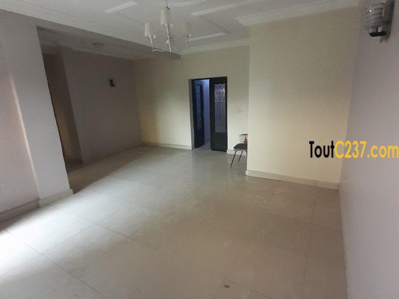 Appartement neuf à pk8 Douala