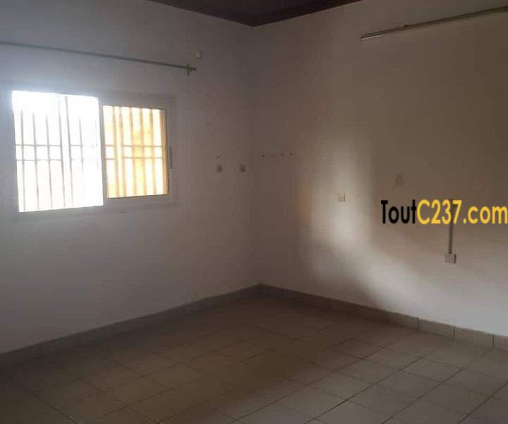 Appartement à louer à Bonamoussadi Douala