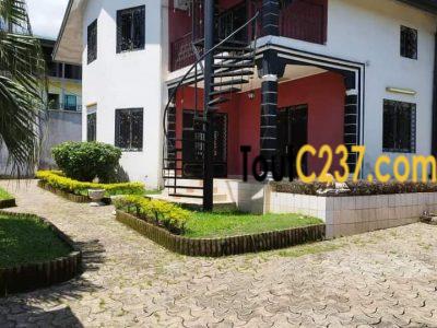 Maison en Duplex à louer à Logpom Douala