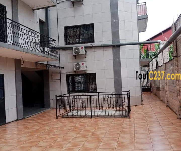 Appartement neuf à louer à Logpom Douala