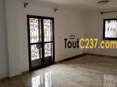 Appartement neuf à louer à Logpom Douala