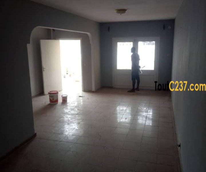 Maison sic à louer à Makepe Douala