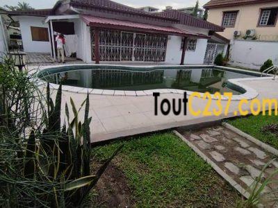 Maison à louer à Bonapriso Douala
