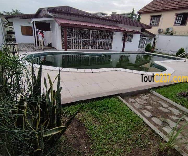 Maison à louer à Bonapriso Douala