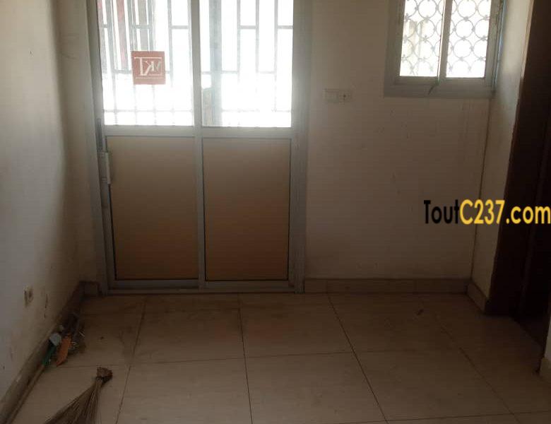 Bureau à louer à Akwa Douala