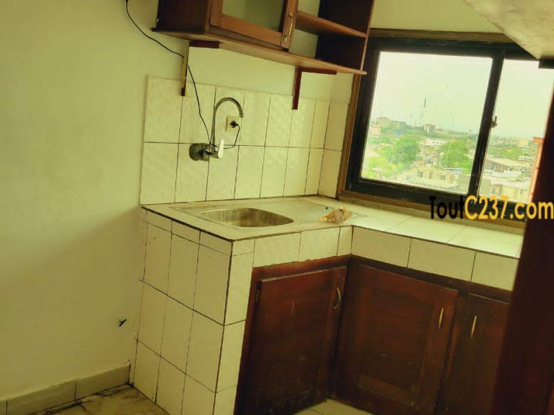 Studio moderne à louer à Ngodi Akwa