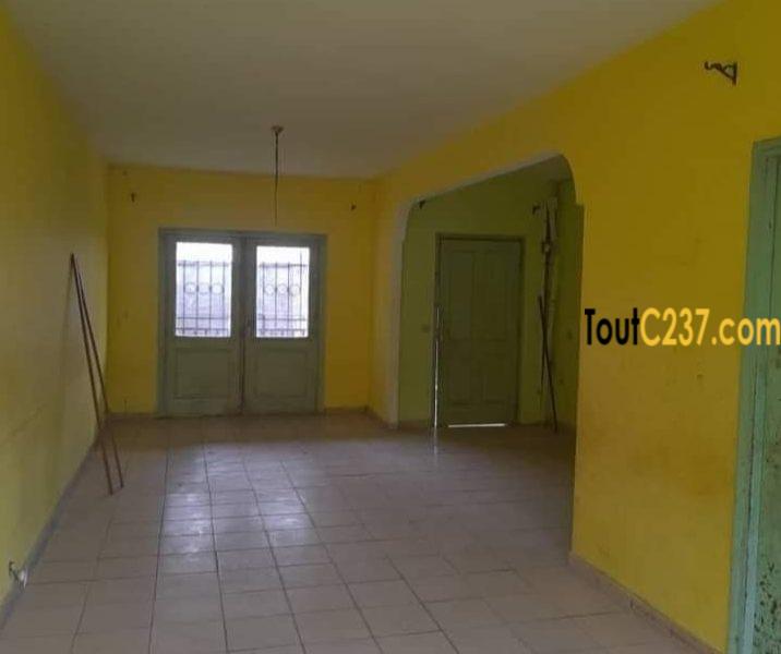Villa sic à louer à Bonamoussadi Douala