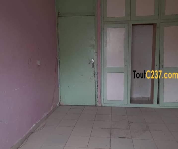 Villa sic à louer à Bonamoussadi Douala