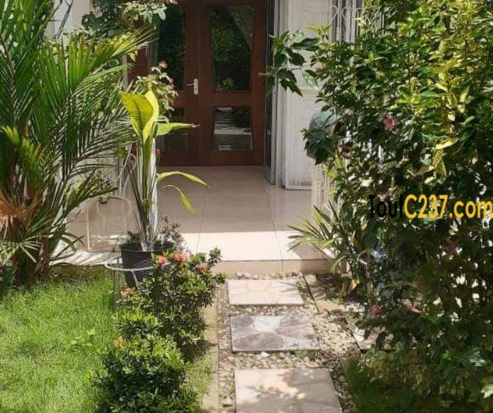 Duplex à louer à Logbessou Douala