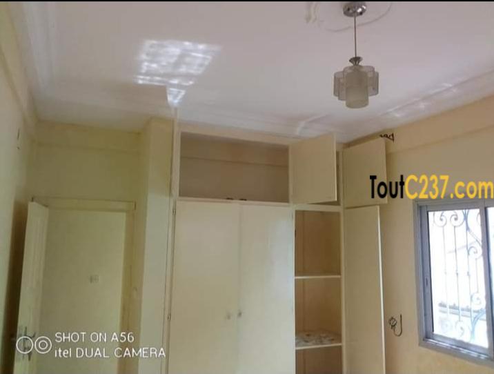 Appartement à louer à Bonapriso Douala