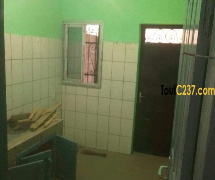 Maison à louer à Logpom Douala