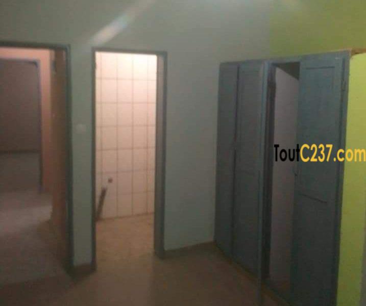 Maison à louer à Logpom Douala