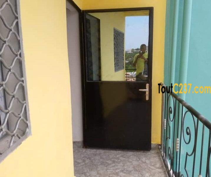 Appartement neuf à louer à Deido Douala