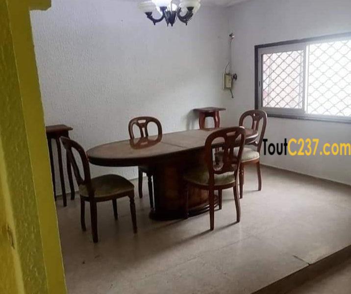 Villa à louer à Bonamoussadi Douala