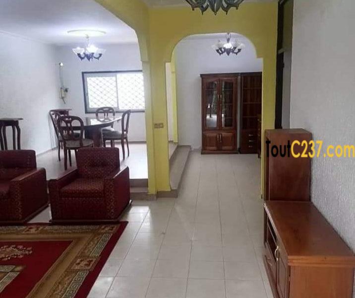 Villa à louer à Bonamoussadi Douala