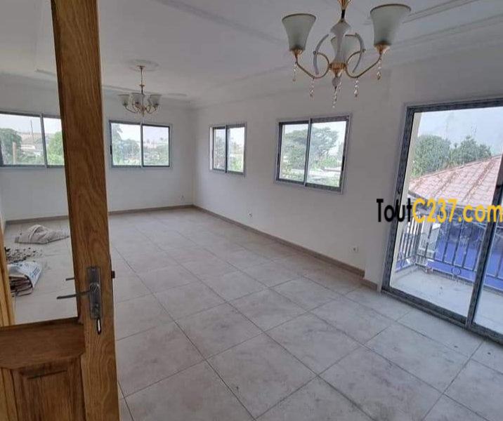 Appartement neuf à louer à pk8 Douala