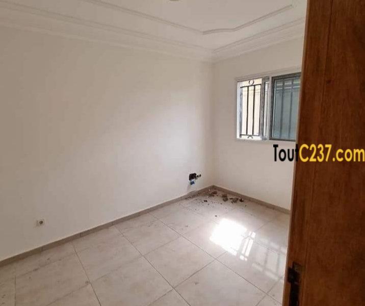 Appartement neuf à louer à pk8 Douala