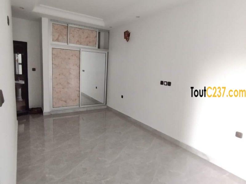Appartement neuf à louer à Bali Douala