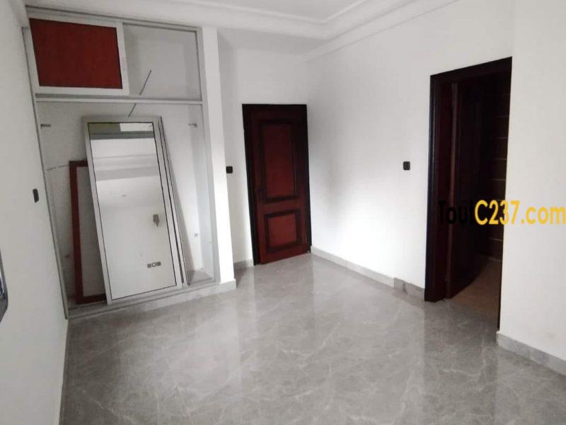 Appartement neuf à louer à Bali Douala