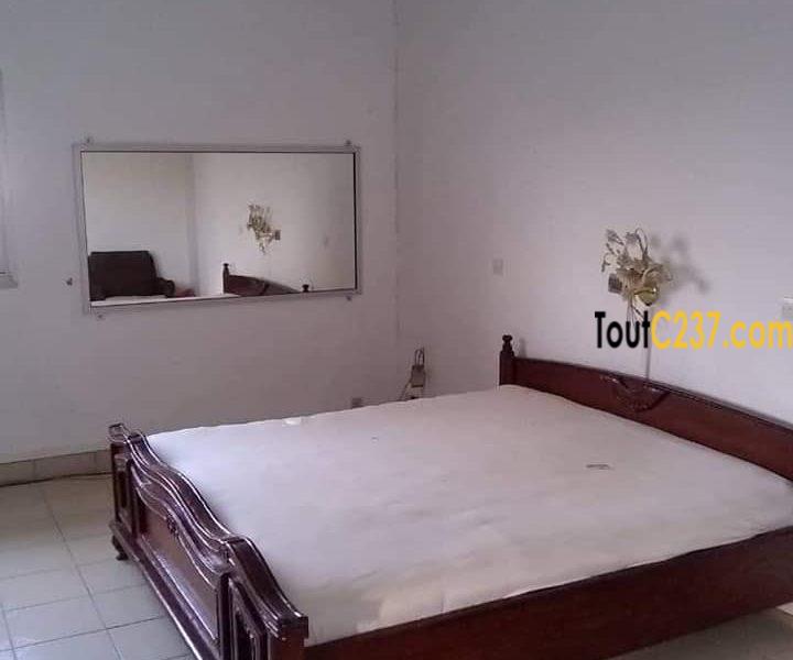 Maison duplex à louer à Bonamoussadi Douala