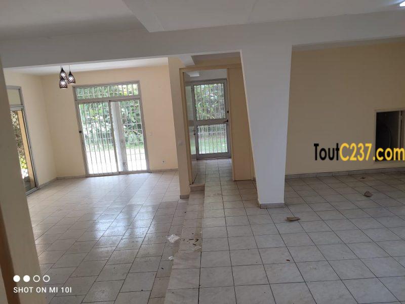 Maison en duplex à Louer à Bonapriso Douala