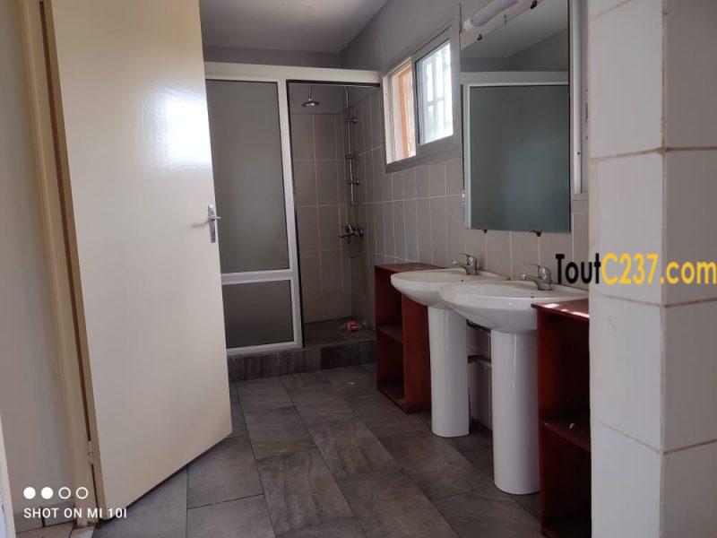 Maison en duplex à Louer à Bonapriso Douala