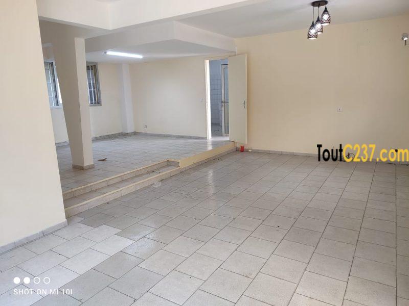 Maison en duplex à Louer à Bonapriso Douala