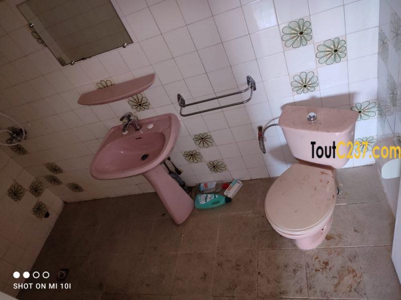 Maison en duplex à louer à Bonapriso Douala