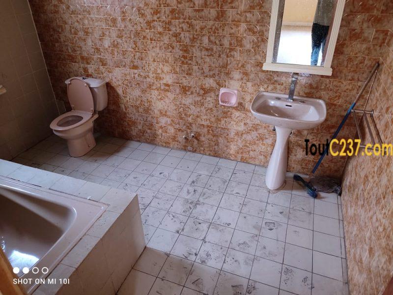 Maison en duplex à louer à Bonapriso Douala