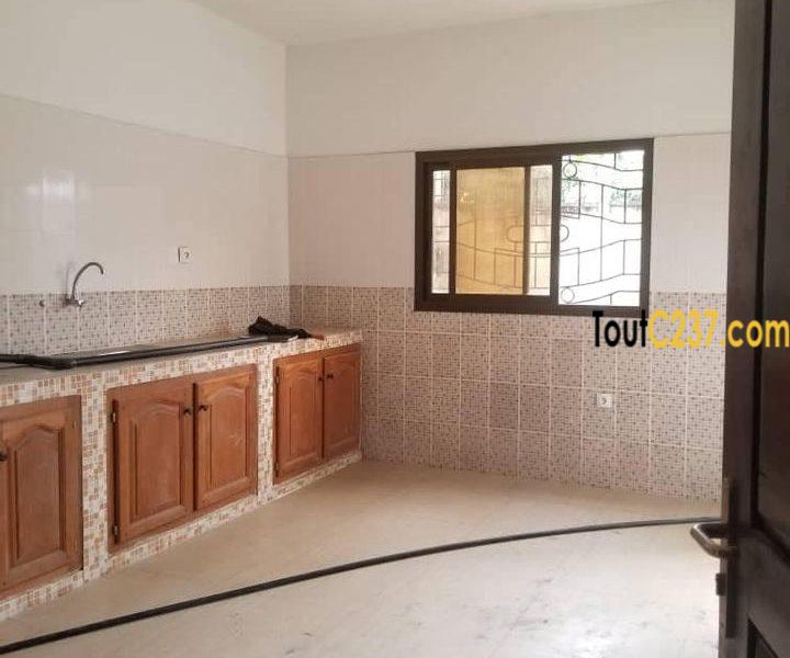 Maison duplex à louer à Kotto Douala