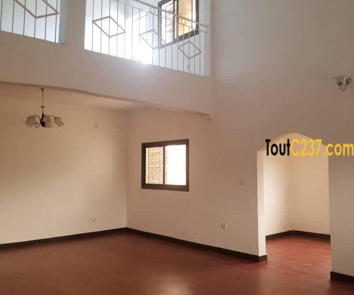 Maison duplex à louer à Kotto Douala
