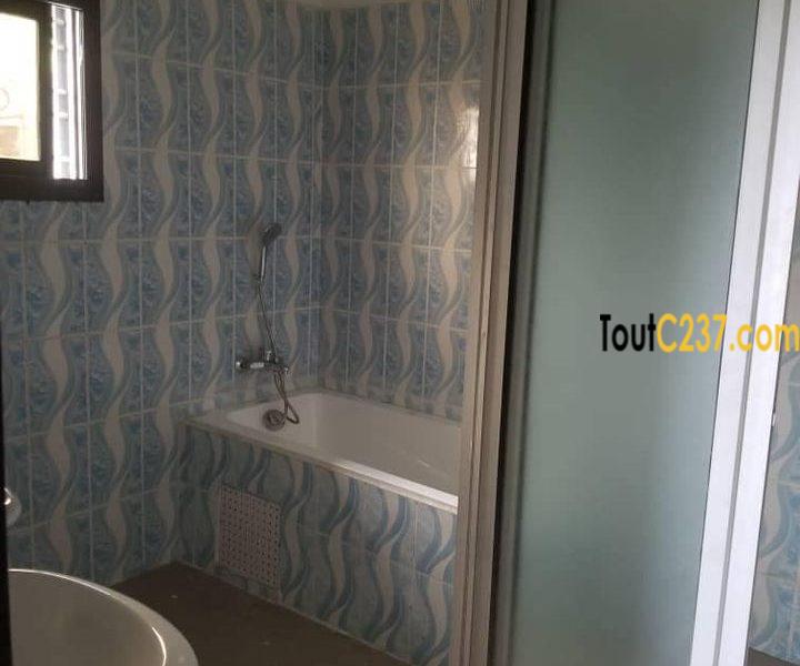 Maison duplex à louer à Kotto Douala