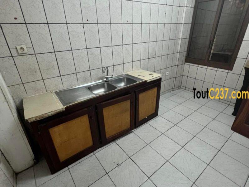 Studio Moderne à louer à Bonapriso Douala