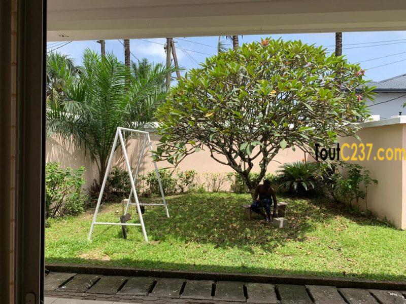 Maison à louer à Bonapriso Douala