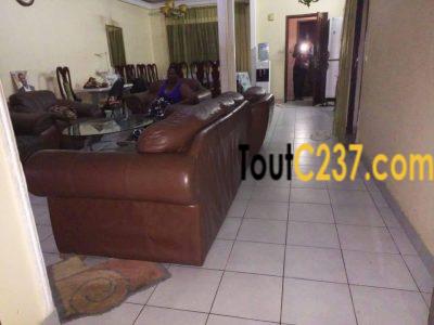 Maison villa à louer à Bonamoussadi Douala