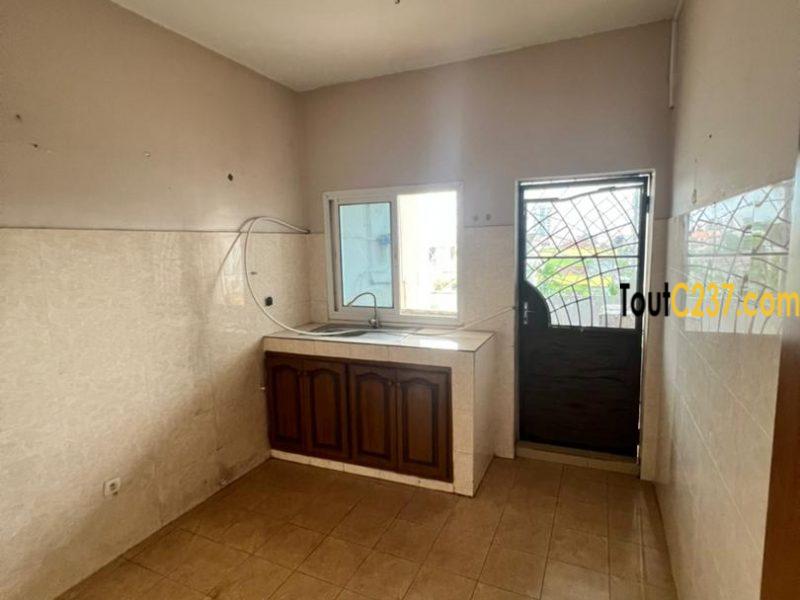 Appartement en duplex à louer à Bonapriso Douala