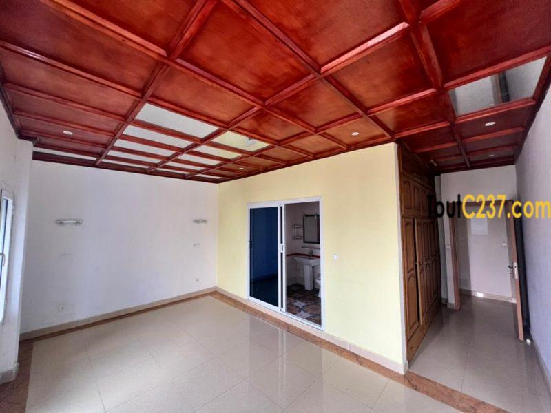 Appartement en duplex à louer à Bonapriso Douala