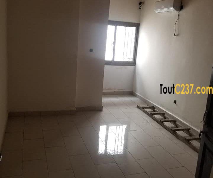 Appartement à louer à Bonamoussadi, Douala