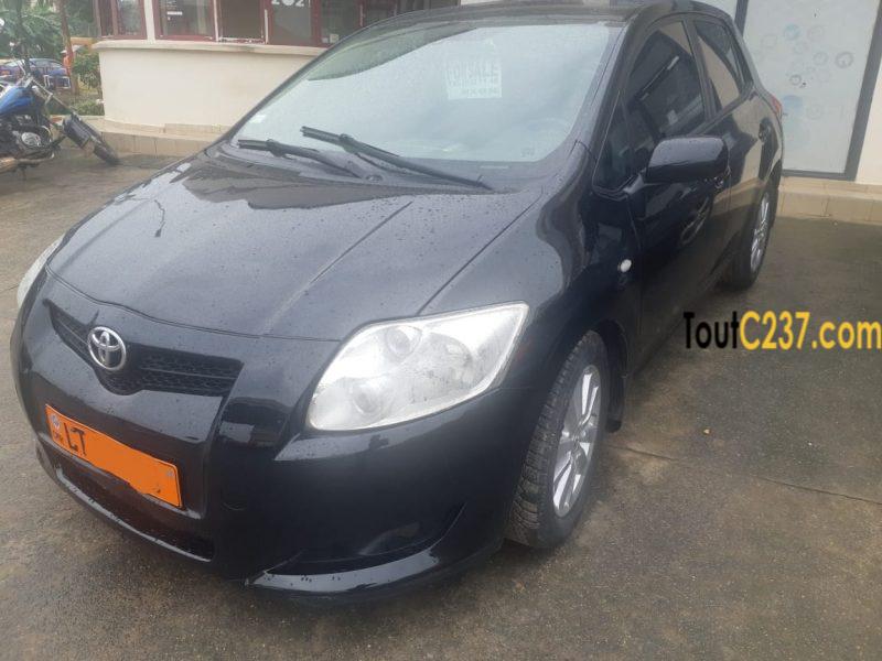 Toyota Auris à Vendre à Douala