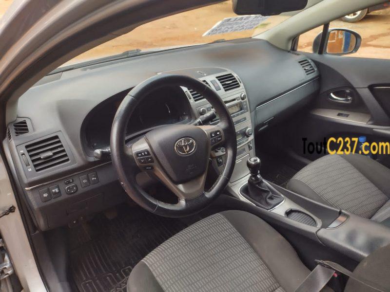 Toyota Avensis à Vendre à Akwa Douala