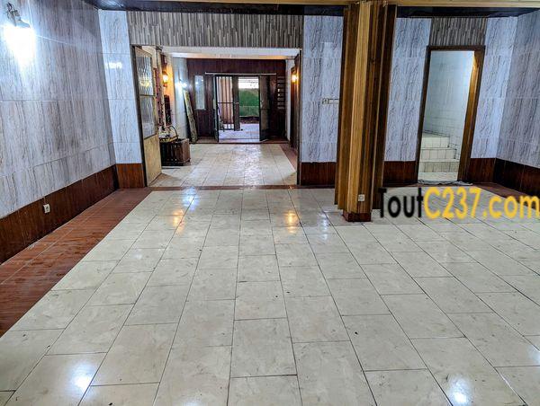 Maison duplex à louer à Bali Douala