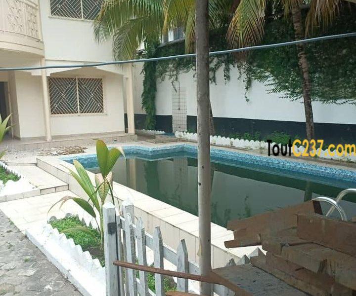 Maison duplex à louer à Bonapriso Douala