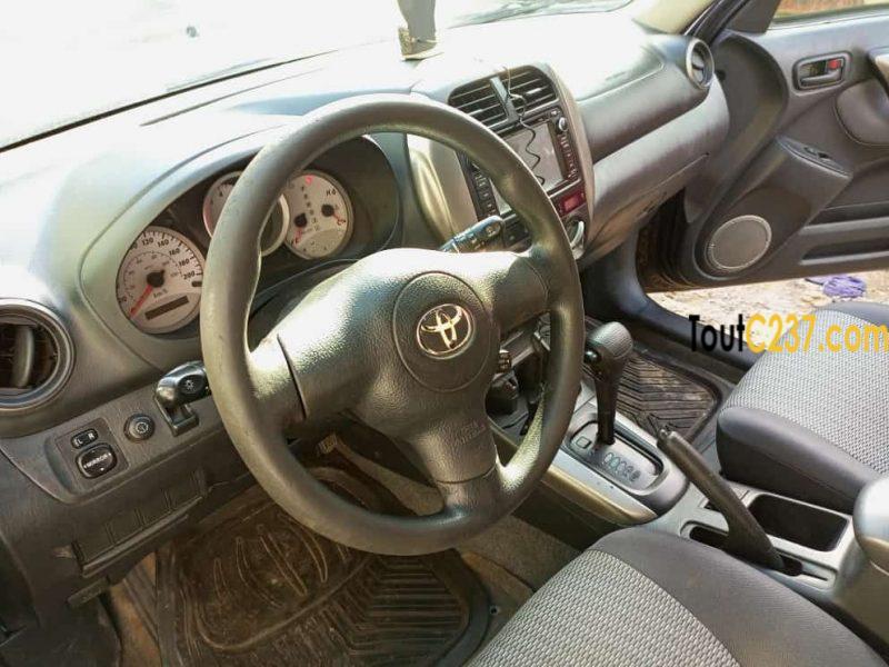 Toyota Rav4 à vendre à Douala