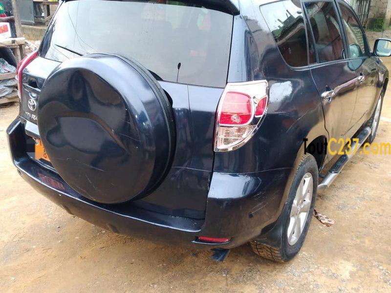 Toyota Rav4 à vendre à Douala