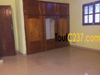 Villa à louer à Makepe Douala