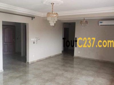 Appartement à louer à Bonamoussadi Douala