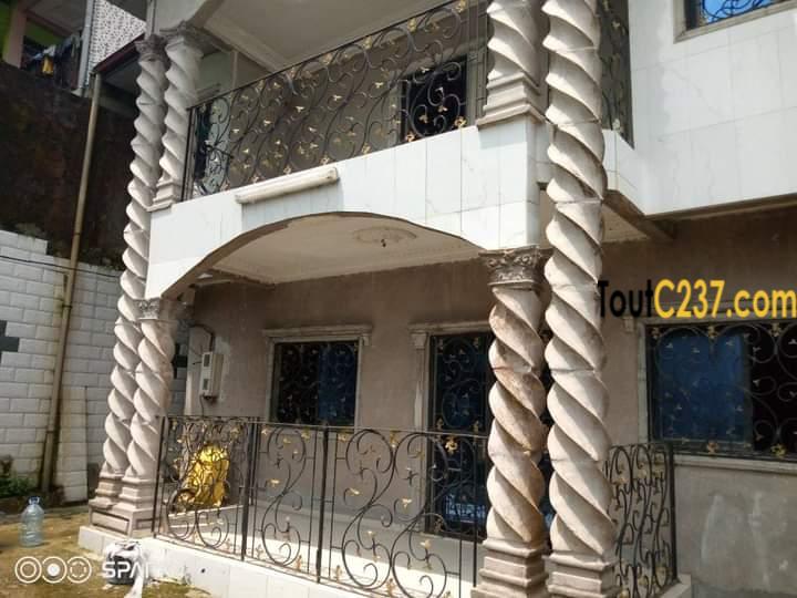 Maison duplex à vendre à Makepe