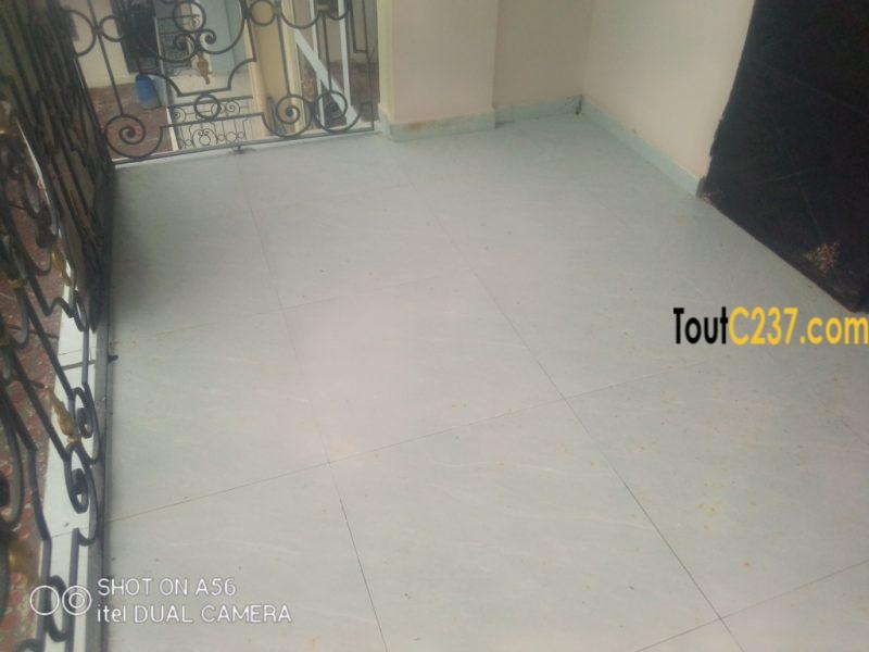 Appartement Neuf à louer à Logbessou (Commissariat)